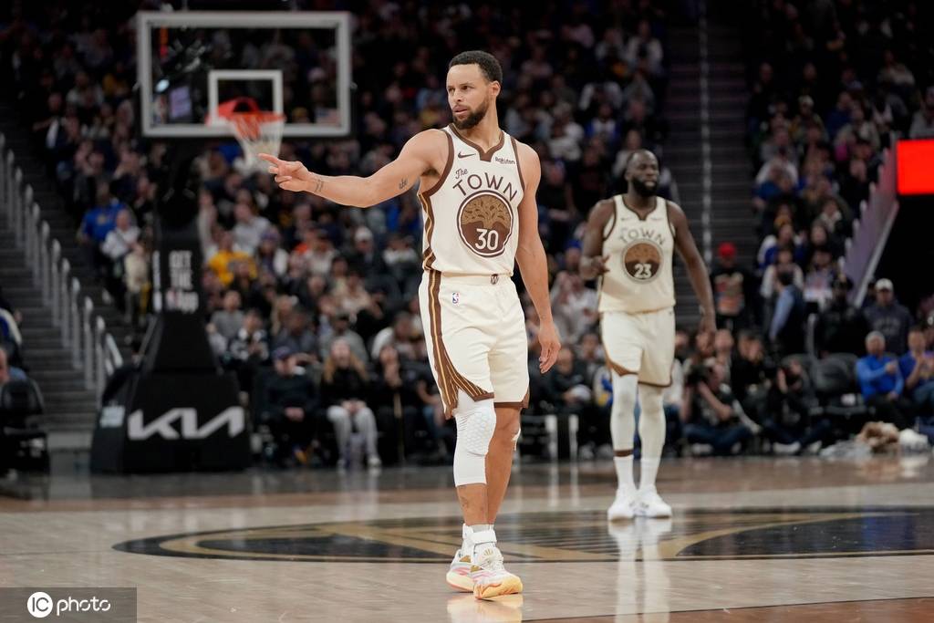 赛季报销？曝勇士考虑让库里缺席赛季剩余比赛